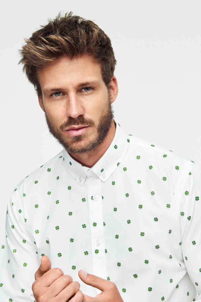 camisa para hombre estampada con tréboles Green forest wear