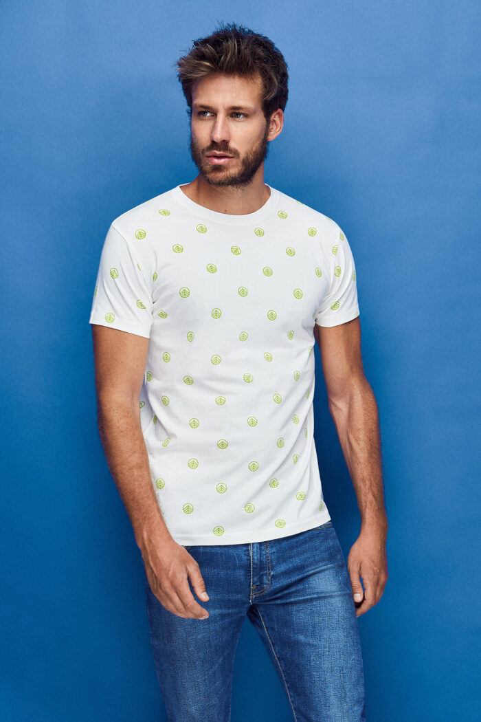 camiseta sostenible green forest wear scaled 1